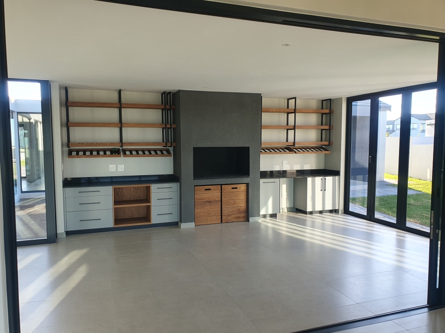 4 Bedroom Property for Sale in Oubaai Western Cape